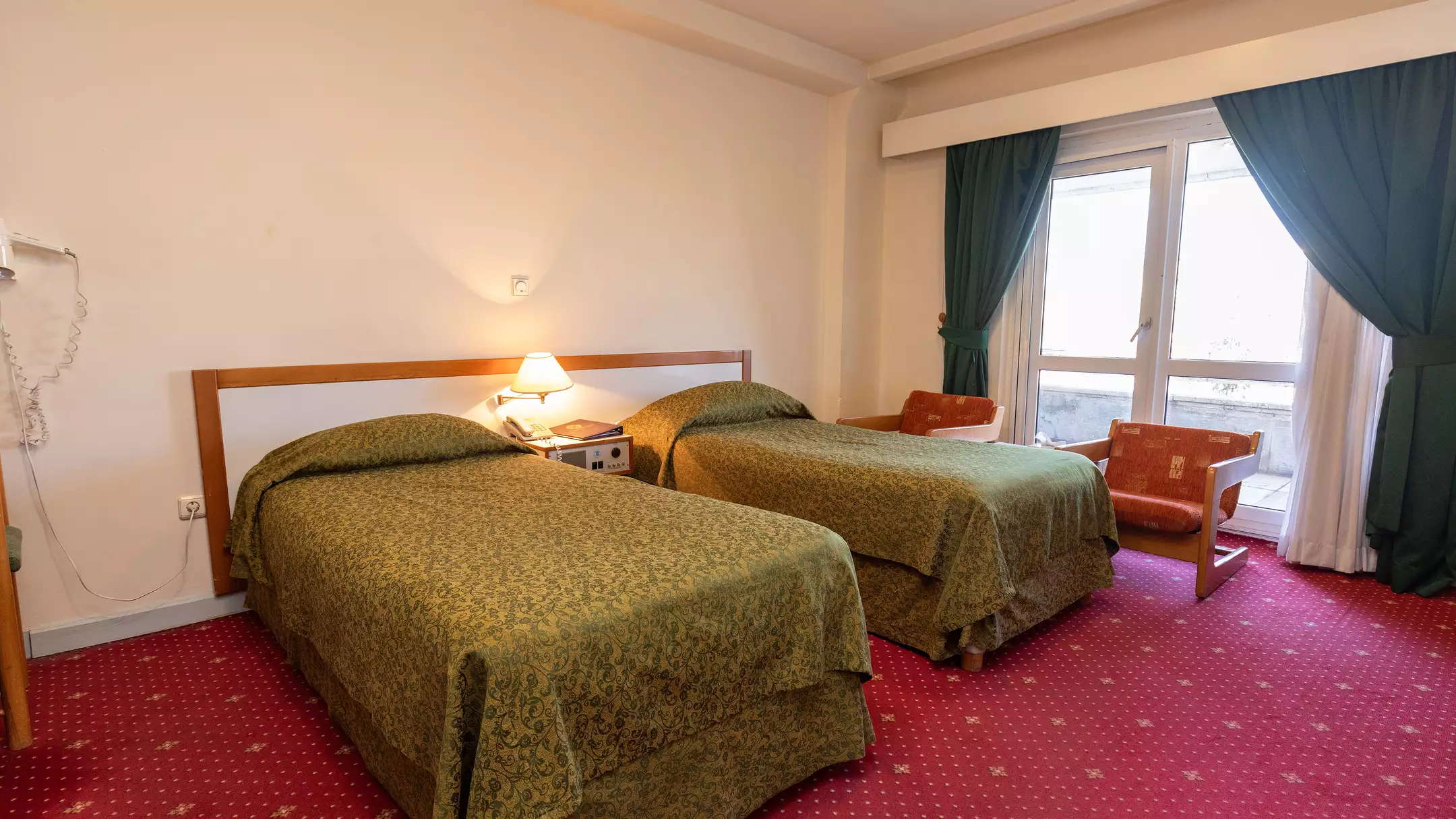 Alibaba https://cdn.alibaba.ir/ostorage/hotel-accommodation-images/674716b510d0d5745be3d0a1_هتل لاله سرعین - اتاق دوتخته سینگل (1).webp